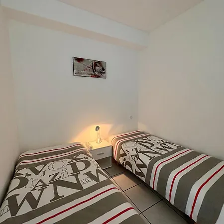Cosy, Vue Et Golf - 4 Pers. - Fr-1-323-617 Daire